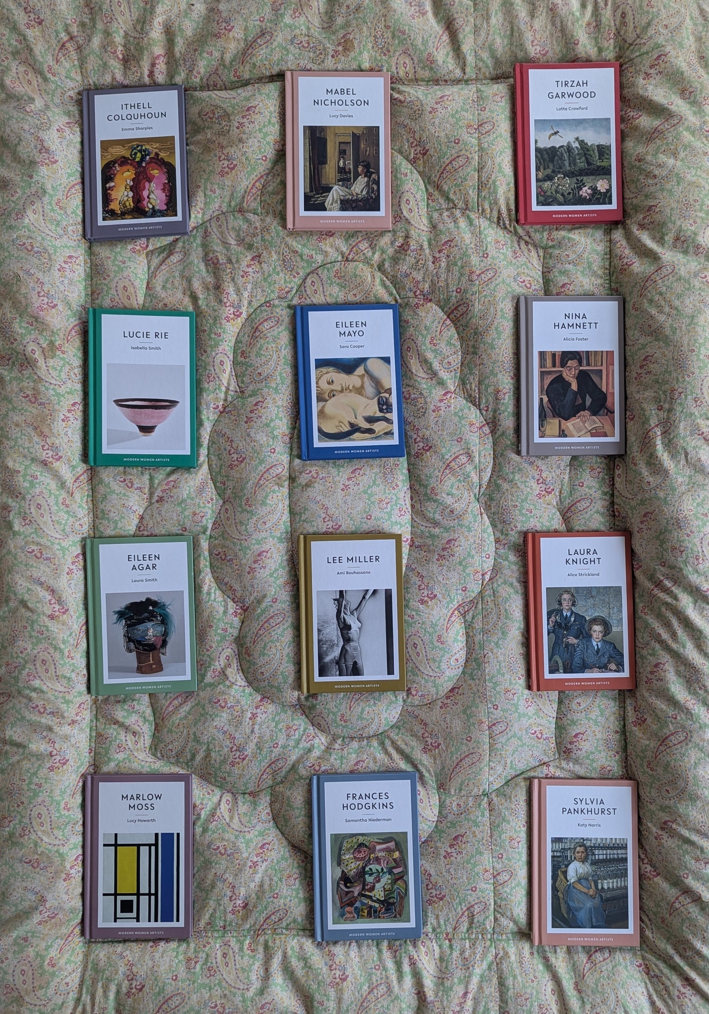 Modern Women Artists /// The Collectors' Library